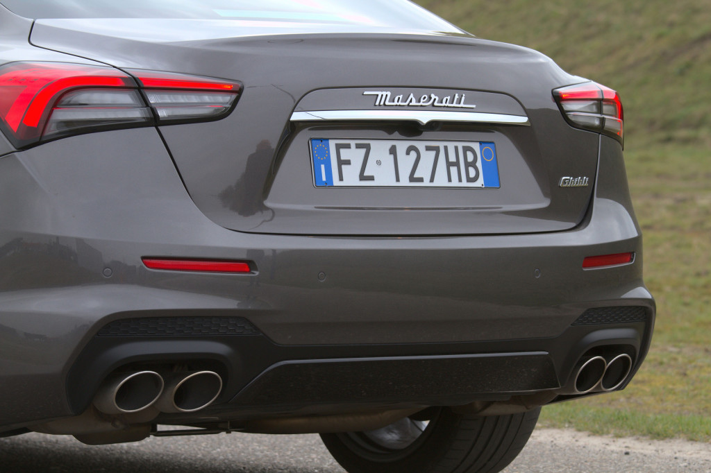 First review - The Maserati Ghibli Hybrid cheats that it is a hybrid