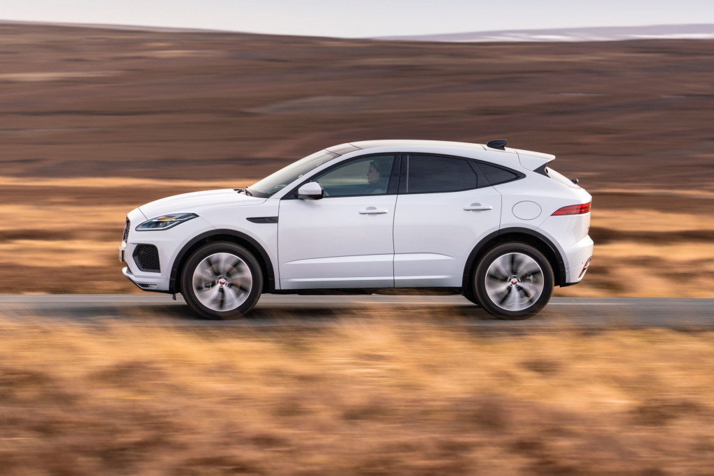 First review Jaguar E-Pace P300e: a plug-in hybrid, but exciting