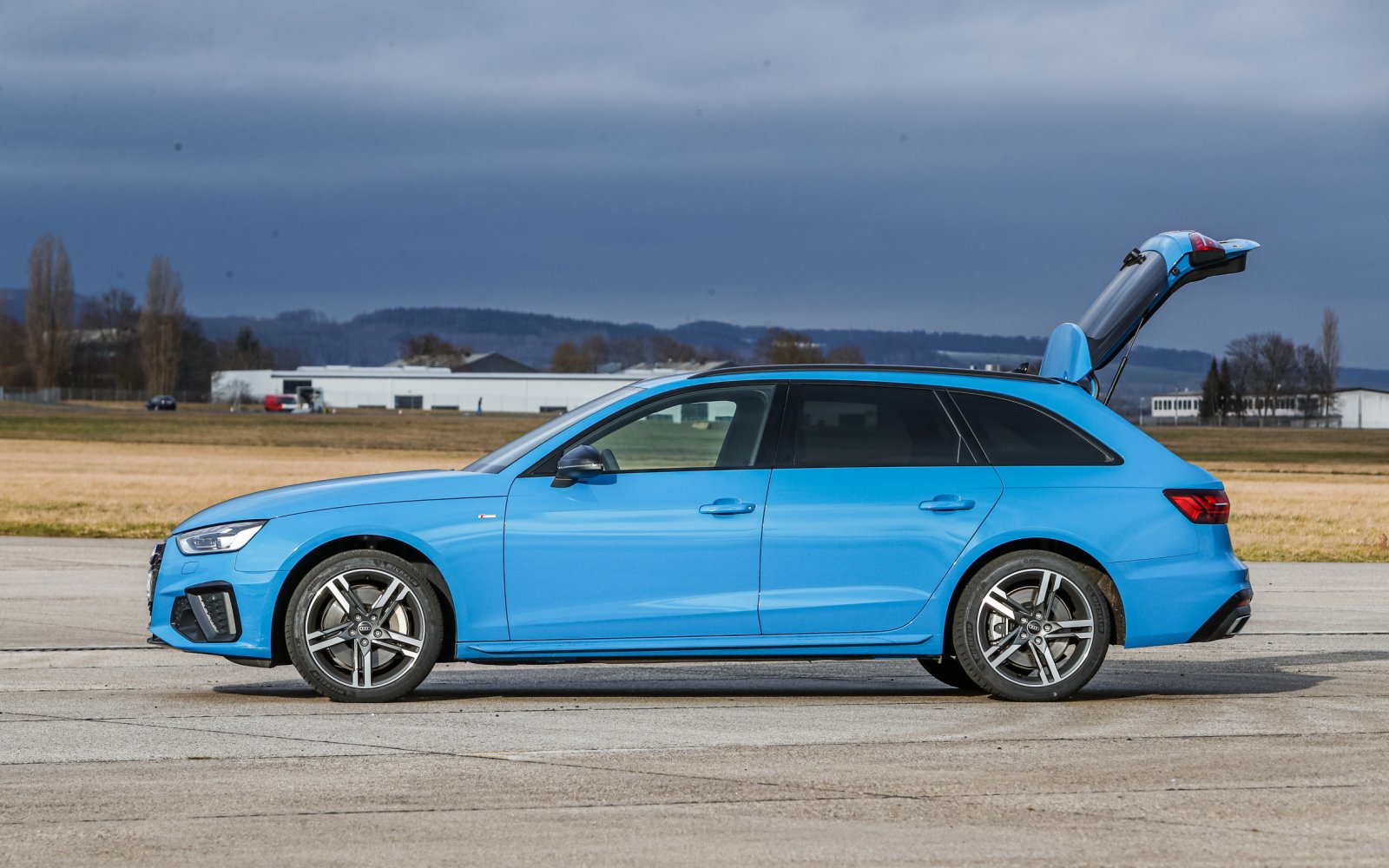 Test Audi A4 Avant and BMW 3-series Touring: they may never get better ...